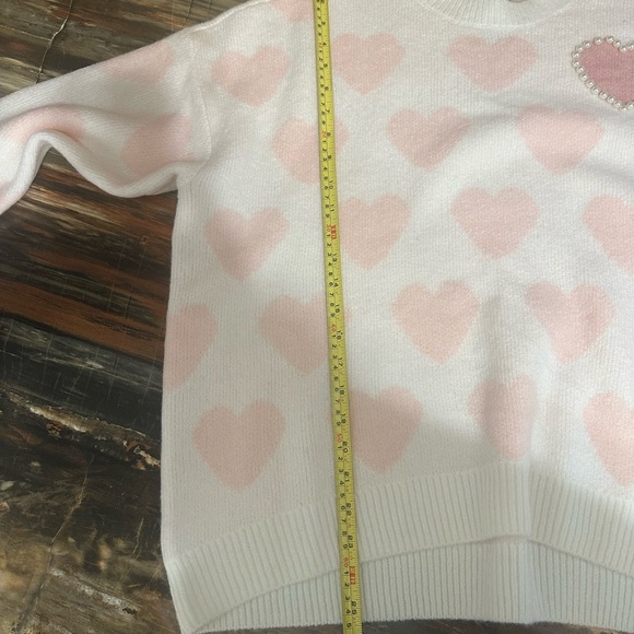 Vince Camuto Cream and Pink Heart Sweater with Pearl Detail Size Large. - Picture 9 of 15